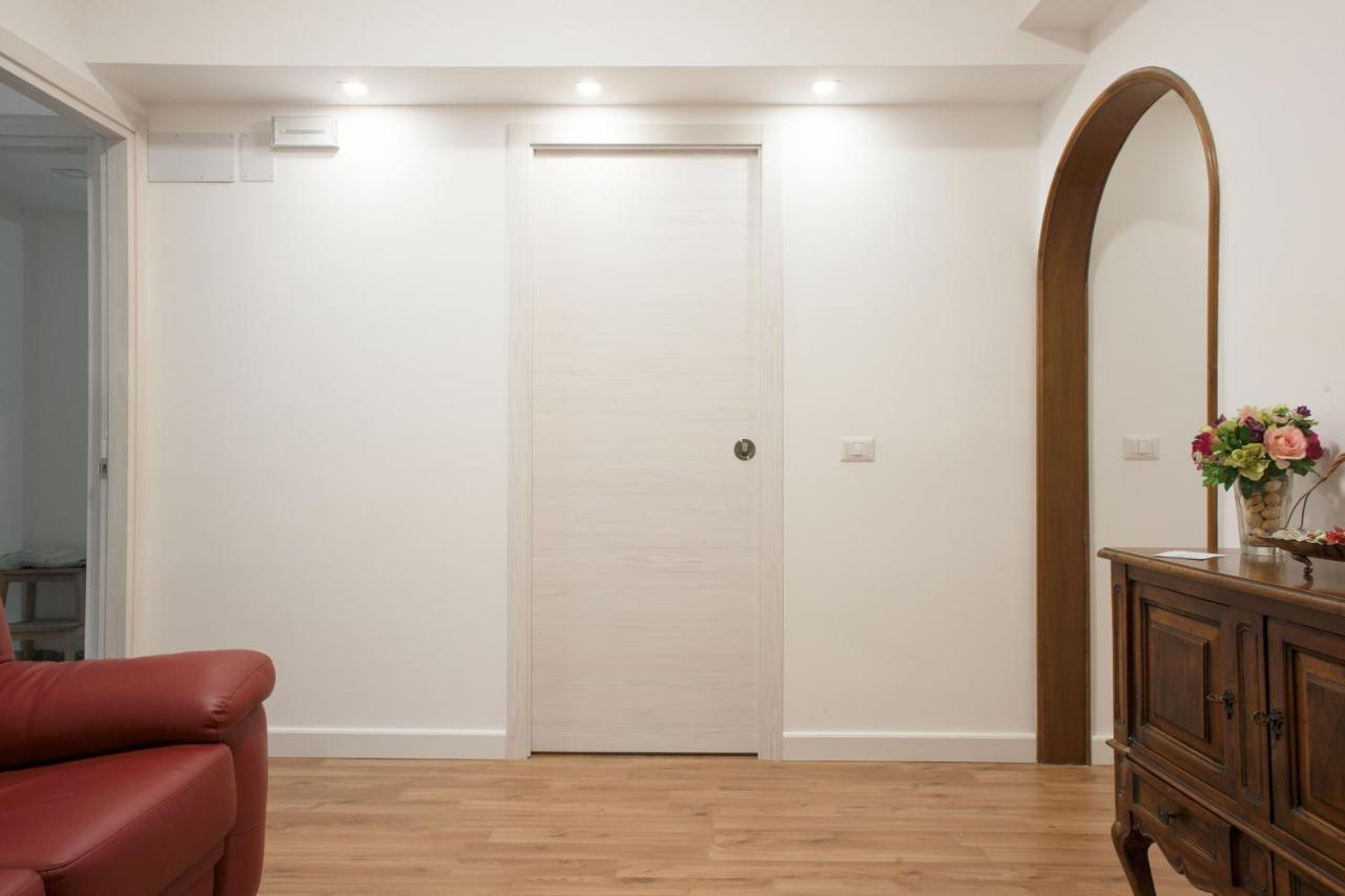 C&C Bedrooms Messina Exterior photo
